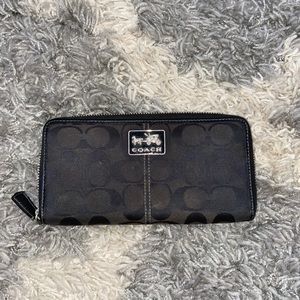 Coach Accordion zip wallet